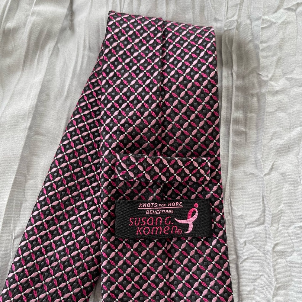 π 2 for $20!! π Menβs Susan G. Komen Breast Cancer Necktie - Picture 7 of 8
